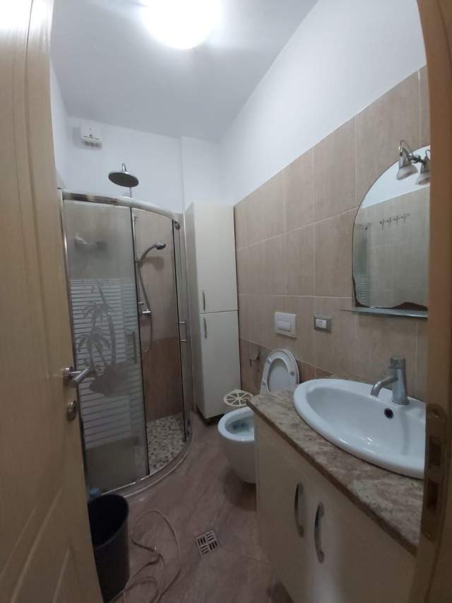Tirane, jepet me qera shtepi 2+1 Kati 1, 70 m² 400 Euro (rruga Mihal Duri)