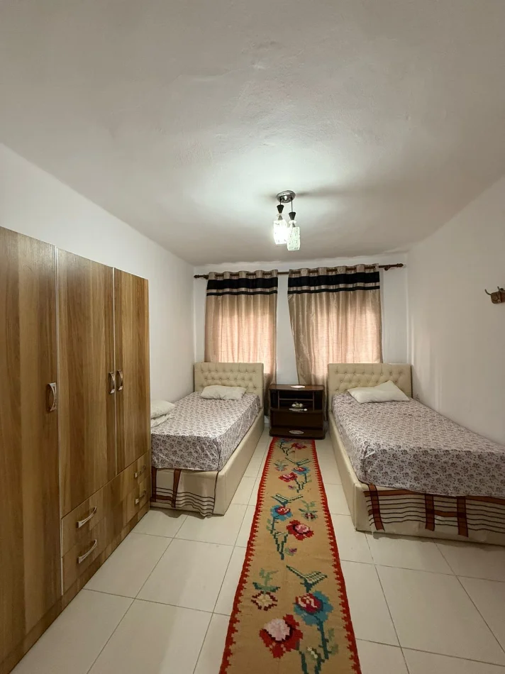 Tirane, jepet me qera apartament 1+1 Kati 1, 70 m² 400 € (Ish Parku Rruga e Kavajes)