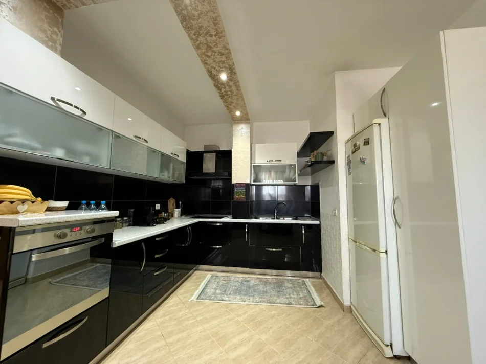 Tirane, shitet apartament duplex 3+1+Ballkon Kati 7, 373 m² 275.000 € (fresku) 530581008-81