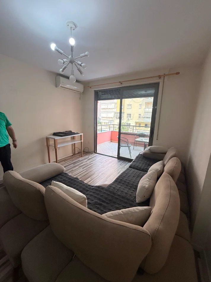 Tirane, shitet apartament 2+1+Ballkon Kati 3, 110 m² 265.000 € (Komuna parisit)