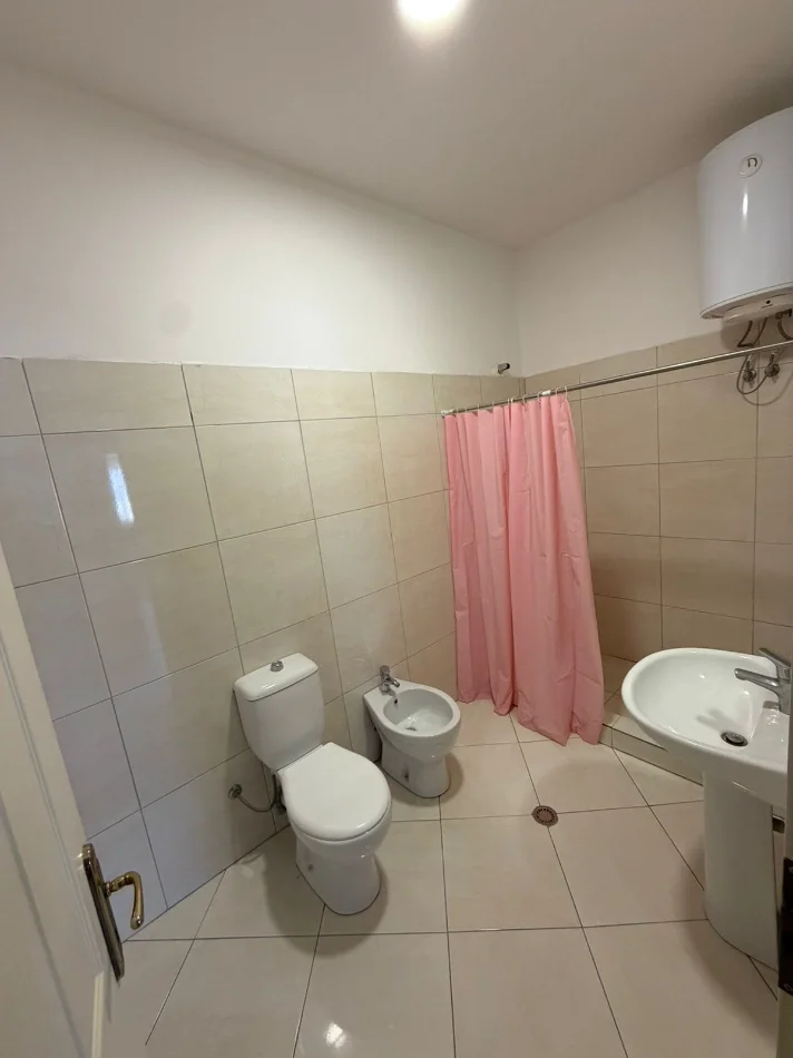 Tirane, jepet me qera apartament 1+1 Kati 4, 60 m² 500 € (Astir)