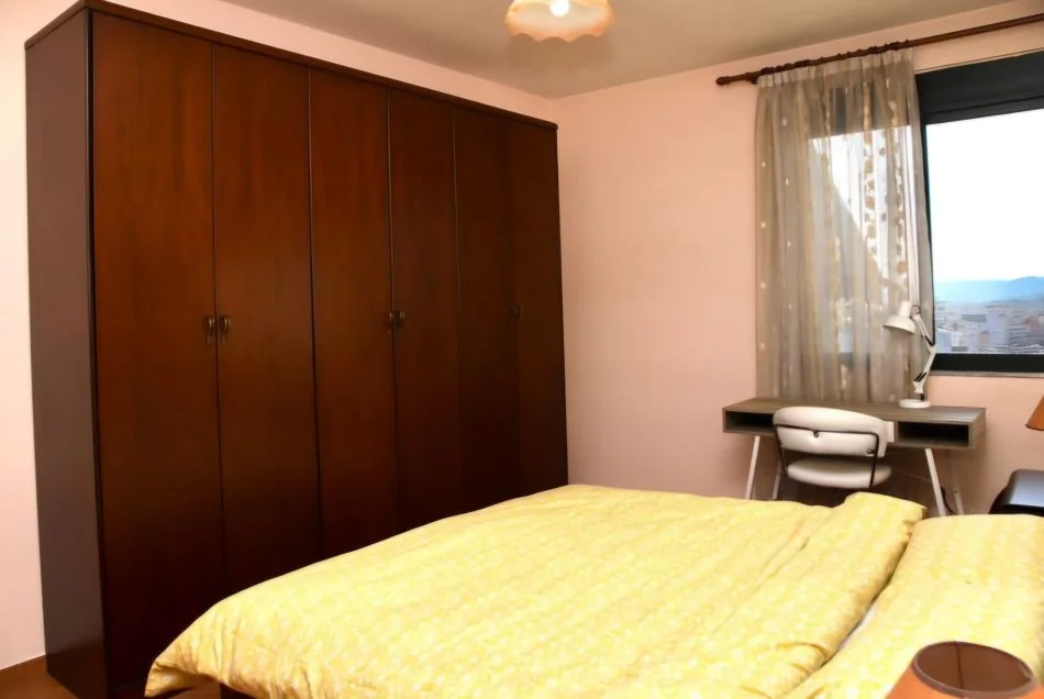 Tirane, jepet me qera apartament 2+1+Ballkon Kati 9, 125 m² 800 € (Qender)