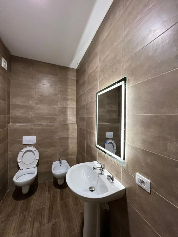 Tirane, jepet me qera apartament 1+1+Ballkon Kati 6, 80 m² 400 € (Oasis Residence Astir I Pabanuar Me Pare)