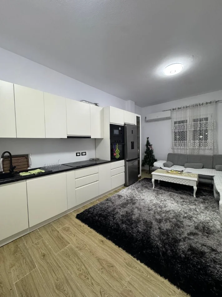 Durres, jepet me qera shtepi 2+1 Kati 0, 110 m² 500 € (arapaj)