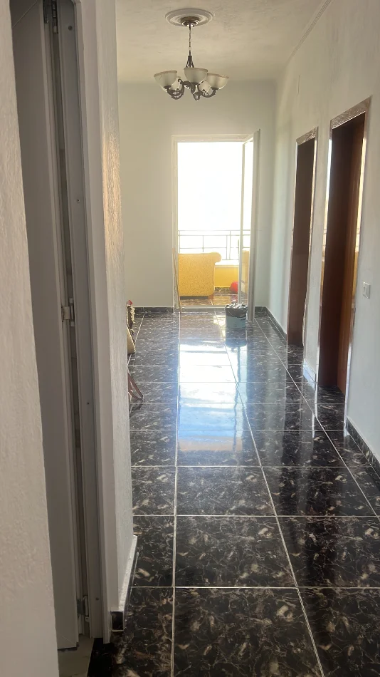 Tirane, jepet me qera Vile 2+1+Aneks+Ballkon Kati 3, 150 m² 800 € (Rruga hekurran marra)