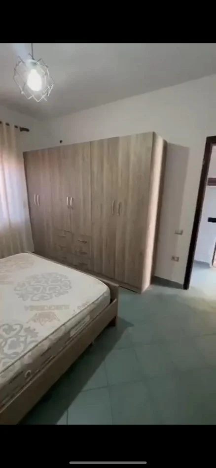 Tirane, jepet me qera shtepi 2+1 Kati 1, 70 m² 500 € (Laprak)