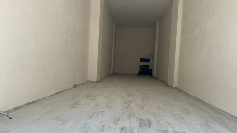 Durres, shitet dyqan Kati 1, 72 m² 72.000 € (ISH URT DURRES!)