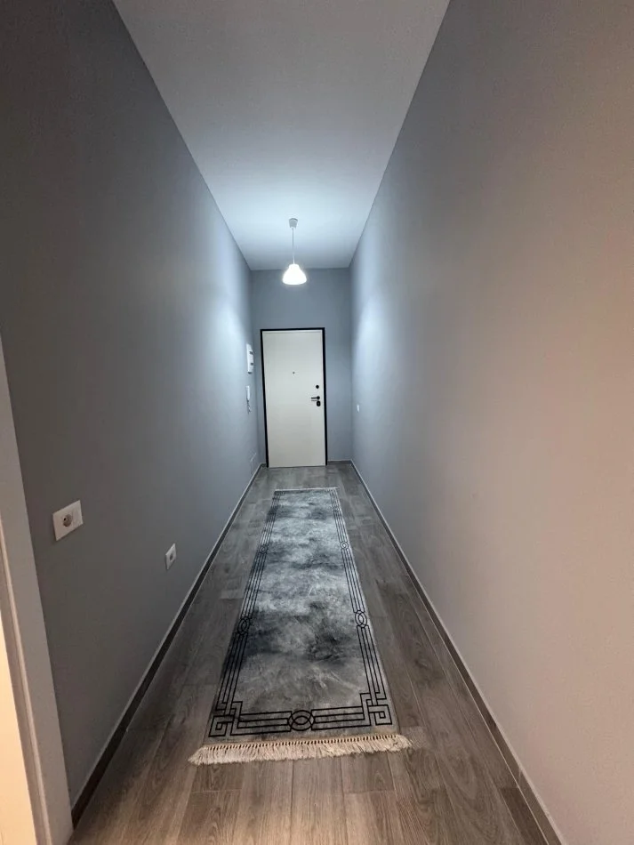 Tirane, jepet me qera apartament 3+1+Ballkon Kati 5, 135 m² 1.200 € (Square 21 Apartament 3+1+2+2+Post Parkimi Per Qera Mobilim Luksoz)