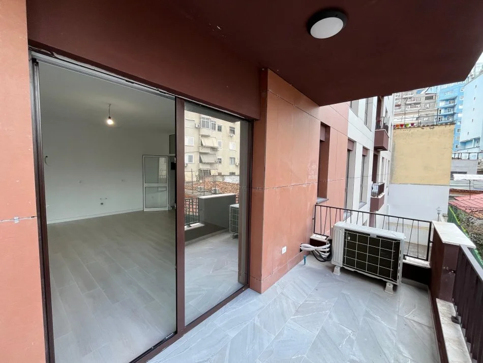 Tirane, jepet me qera apartament 2+1+Aneks+Ballkon Kati 1, 100 m² 750 € (Myslym Shyri)