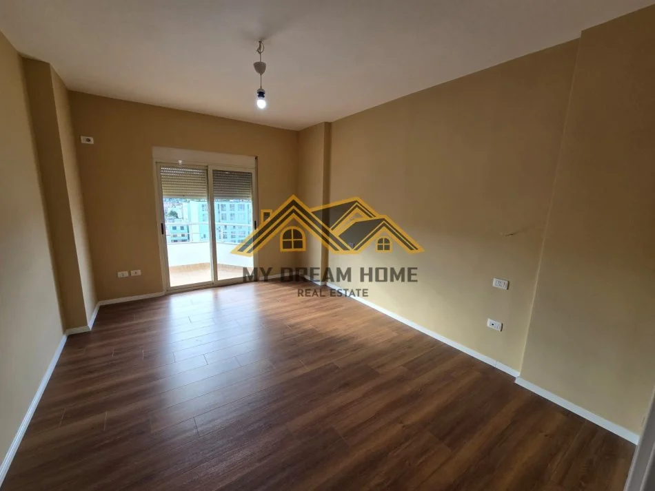 Durres, shitet apartament 2+1+Ballkon Kati 9, 115 m² 160.000 € (POLICIA DURRES)