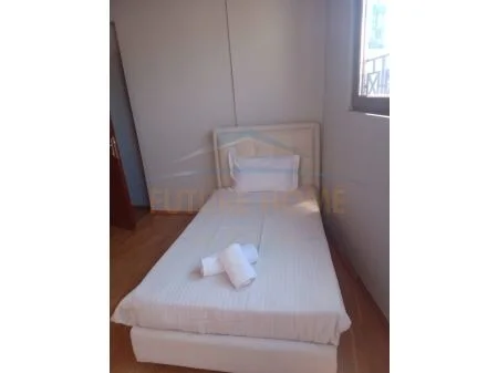 Tirane, shitet apartament duplex 1+1+Aneks+Ballkon Kati 4, 198 m² 604.500 € (qender)