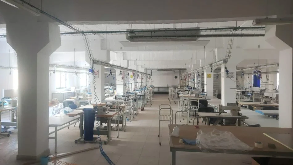 Tirane, jepet me qera ambjent biznesi , 2.250 m² 8.000 € (Amerikan 3)