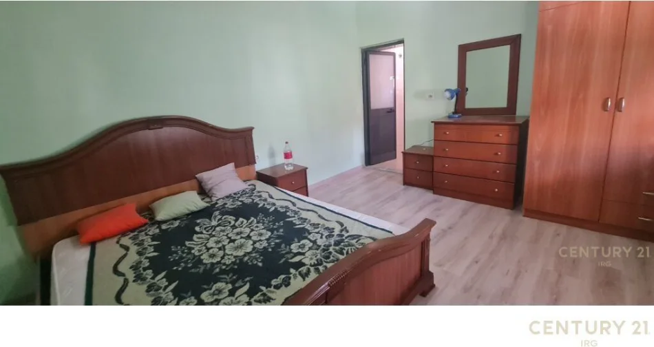 Tirane, jepet me qera apartament Vile 2 Katshe , 56 m² 350 € (Prane rruges se Kavajes)