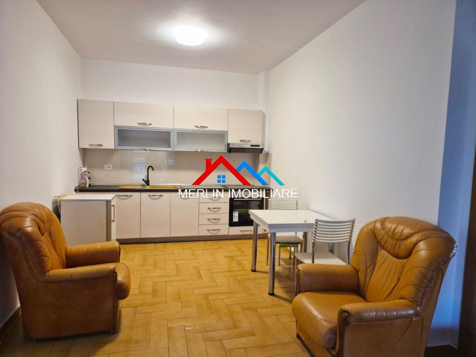 Tirane, jepet me qera apartament 2+1+Ballkon Kati 2, 90 m² 670 € (RRUGA HIM KOLLI,RRUGA E KAVAJES.)