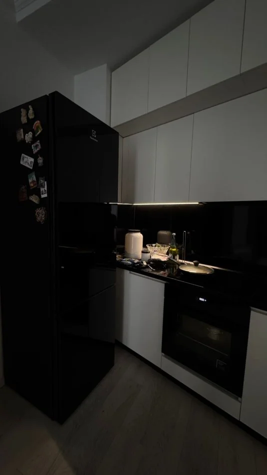 Tirane, jepet me qera apartament 2+1+Ballkon+🅿️ , 550 € (Astir, Urban Gate)