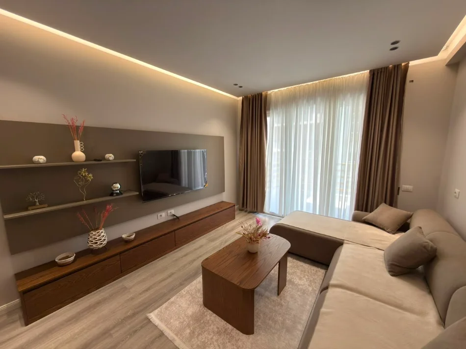 Tirane, jepet me qera apartament 1+1 Kati 4, 69 m² 600 € (Kompleksi E-88, Rruga Dritan Hoxha)