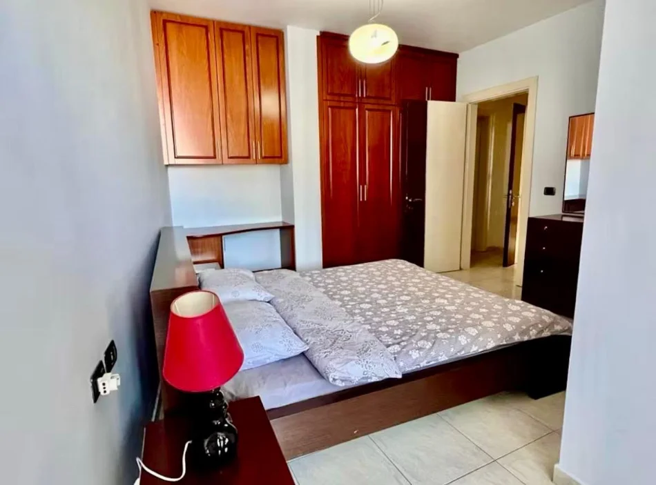 Tirane, shitet apartament 2+1 Kati 5, 113 m² 379.000 € (5 hapa nga Sheshi Skenderbej)