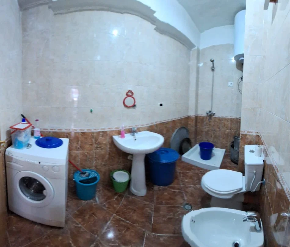 Tirane, shitet apartament 1+1 Kati 4, 130.000 € (Rruga e Elbasanit)