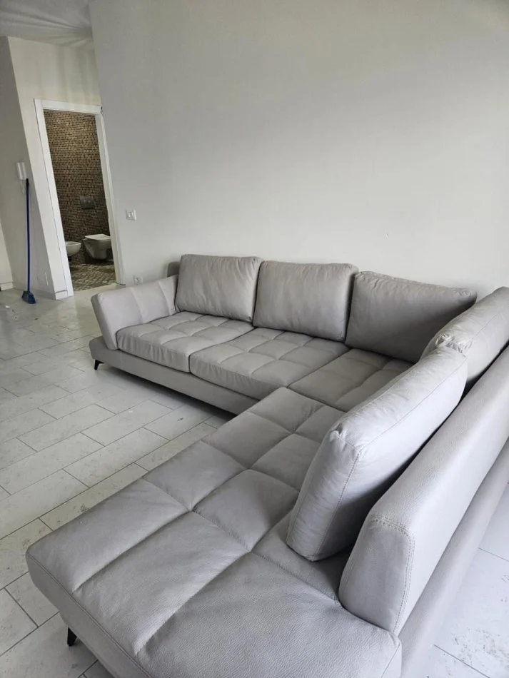 Tirane, jepet me qera apartament 1+1+Ballkon Kati 10, 70 m² 500 € (Rruga e kavajes)