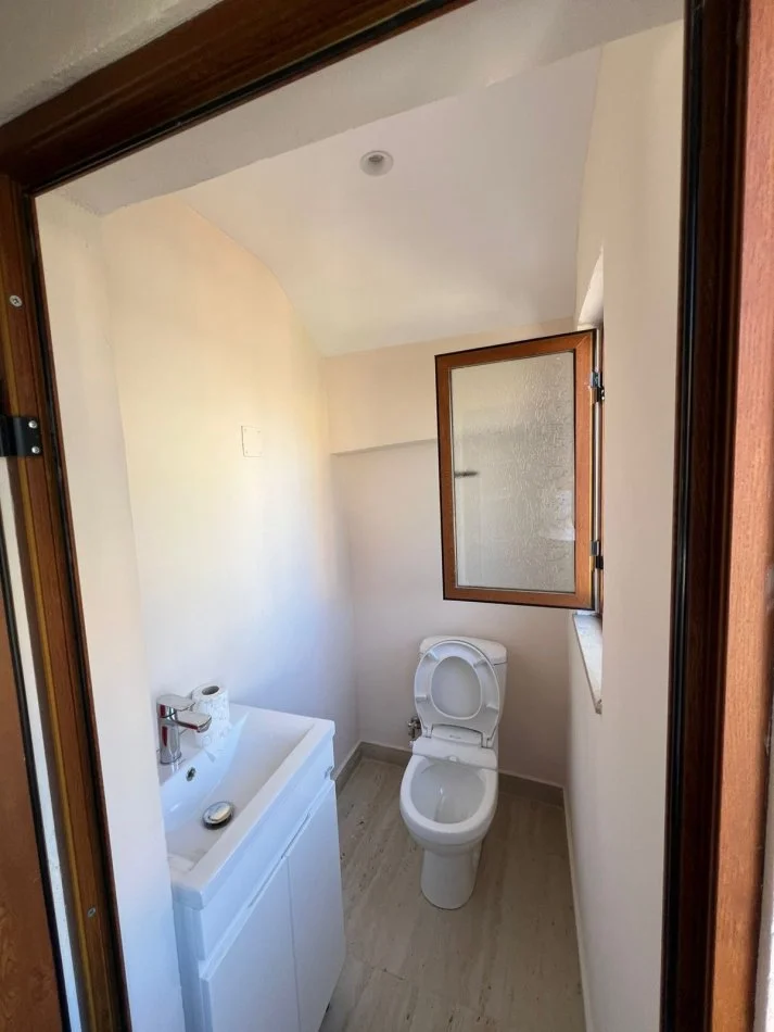 jepet me qera Vile Kati 2, 150 m² 2.000 € (Xhamlliku)