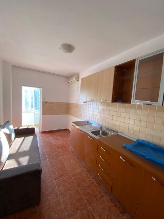 Tirane, jepet me qera apartament 1+1 Kati 9, 60 m² 350 Euro