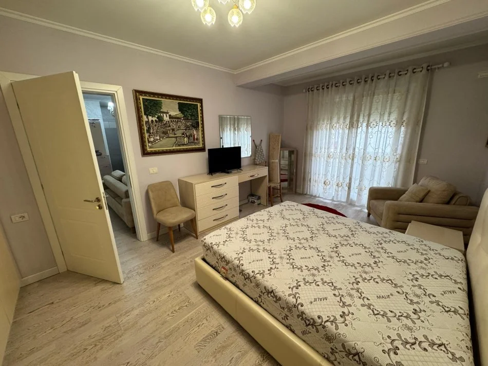 Tirane, jepet me qera apartament 1+1 Kati 6, 80 m² 550 € (Reuga 5 maji)
