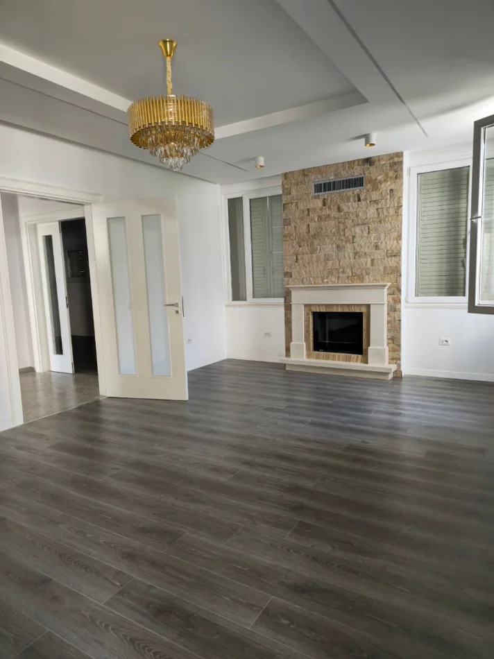 Tirane, jepet me qera Vile 3+1 Kati 2, 650 m² 2.500 € (TEG)