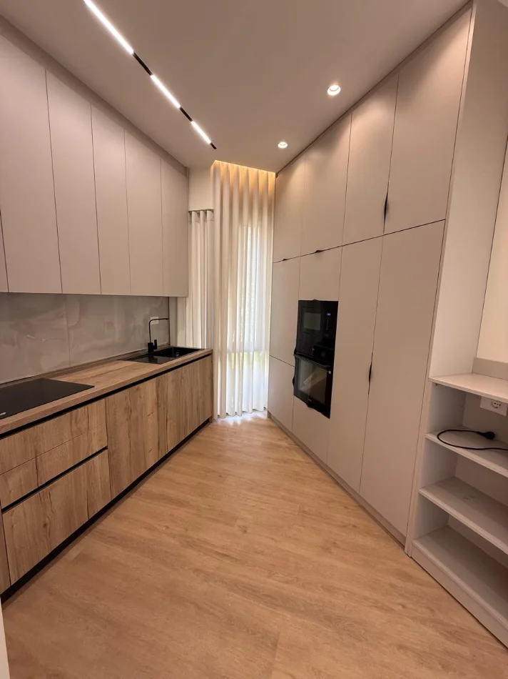 Tirane, jepet me qera Vile Vile 2 Katshe , 275 m² 5.000 € (Liqeni i Thate)