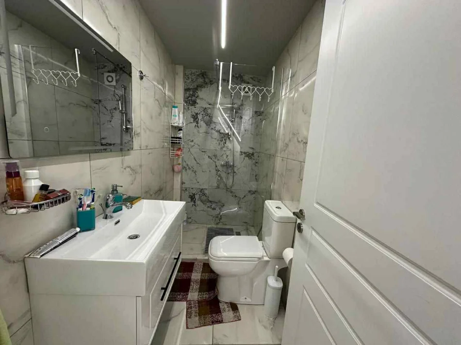 Tirane, jepet me qera apartament 1+1 Kati 0, 50 m² 500 € (Shkolla e Kuqe)