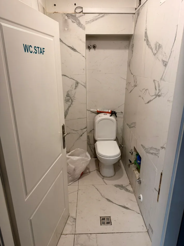 Tirane, jepet me qera ambjent biznesi Kati 0, 80 m² (21 dhjetori)