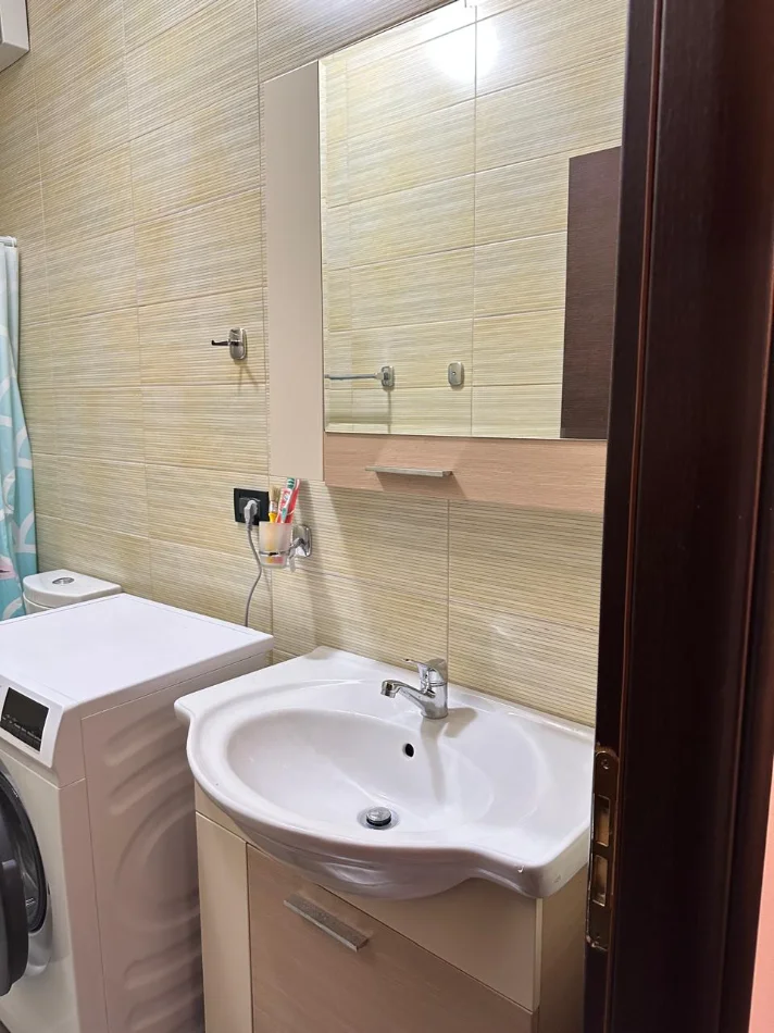 Tirane, jepet me qera apartament 2+1 Kati 7, 102 m² 900 € (Rruga e Elbasanit)