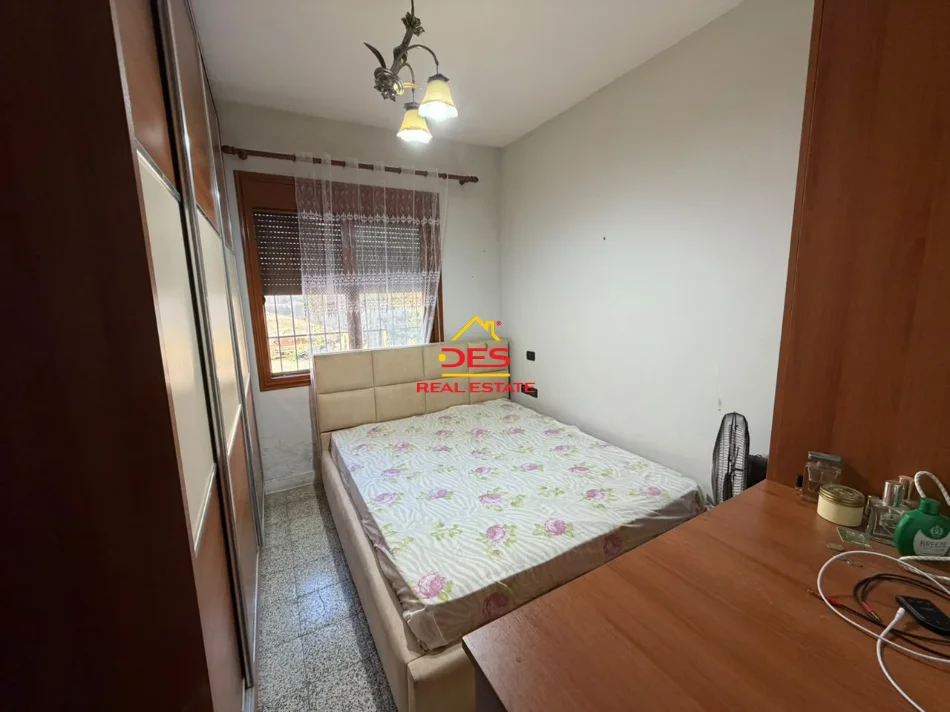 Vlore, shitet apartament 2+1+Ballkon Kati 1, 62 m² 72.000 € (Vlorë)