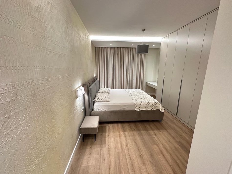 Tirane, jepet me qera apartament 2+1 Kati 3, 100 m² 1.200 € (zogu zi)