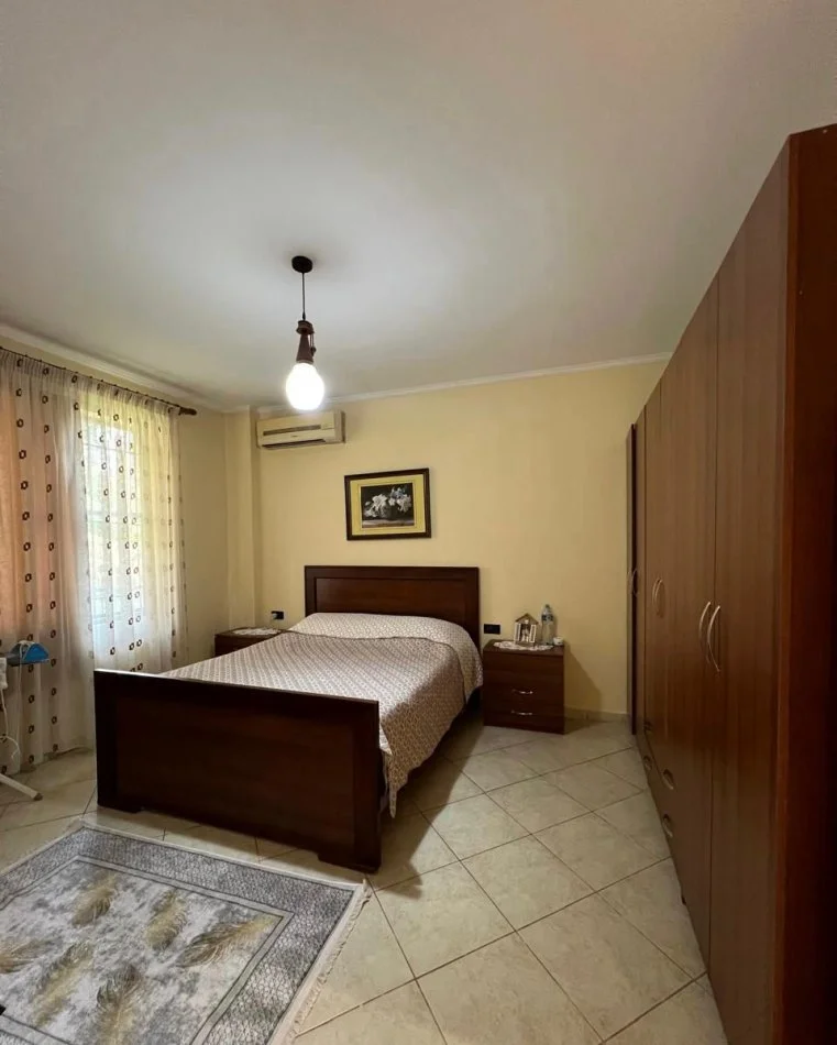 Tirane, jepet me qera apartament 2+1 Kati 1, 95 m² 500 € 