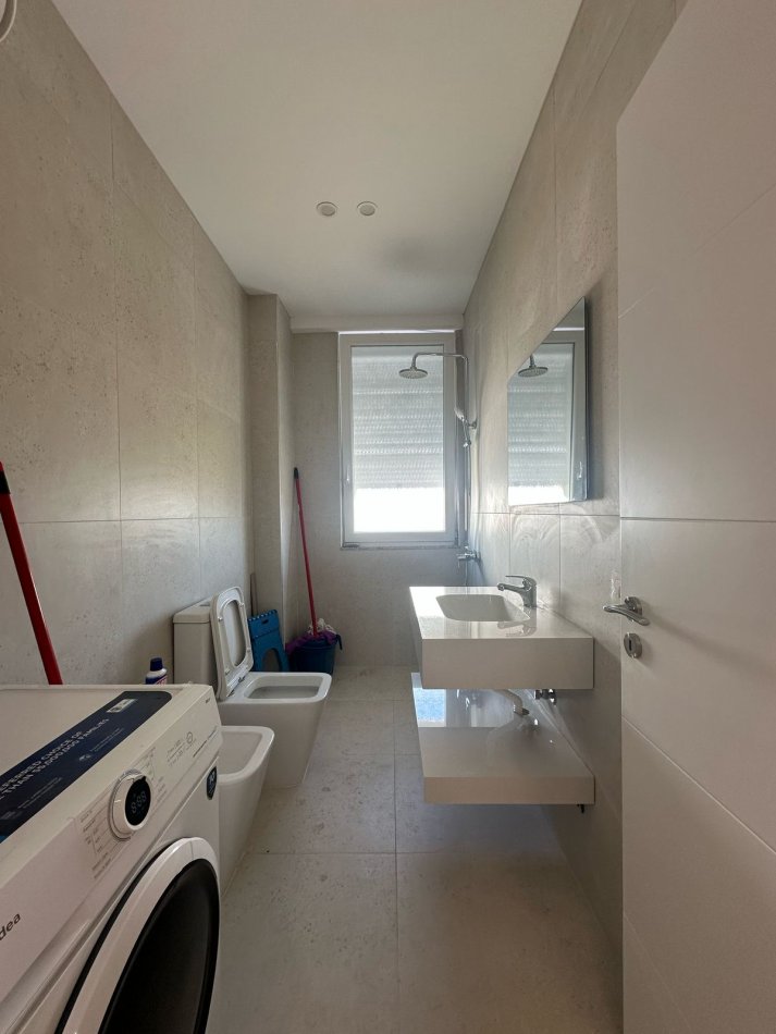 Tirane, jepet me qera apartament duplex 1+1+Ballkon , 67 m² 500 € (Astir)