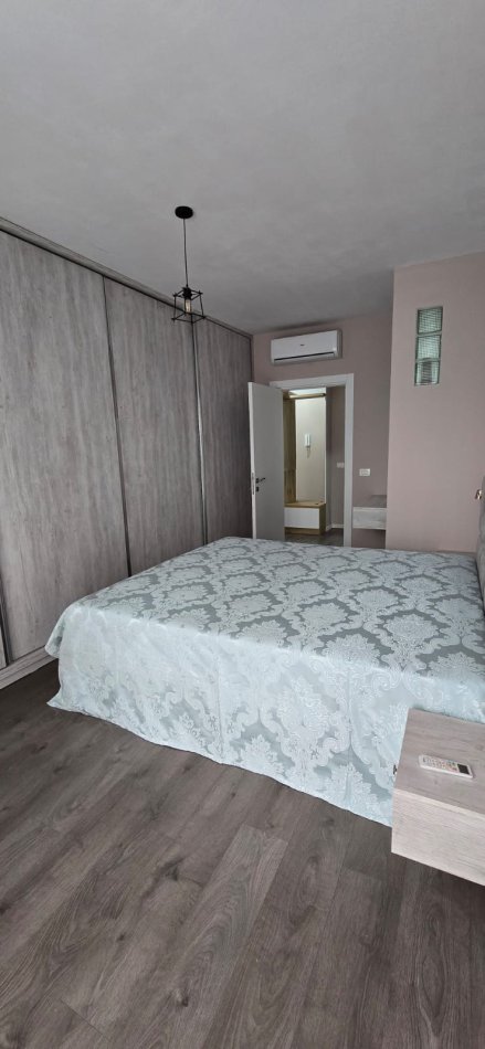 Tirane, jepet me qera apartament 1+1 Kati 2, 65 m² 630 € 