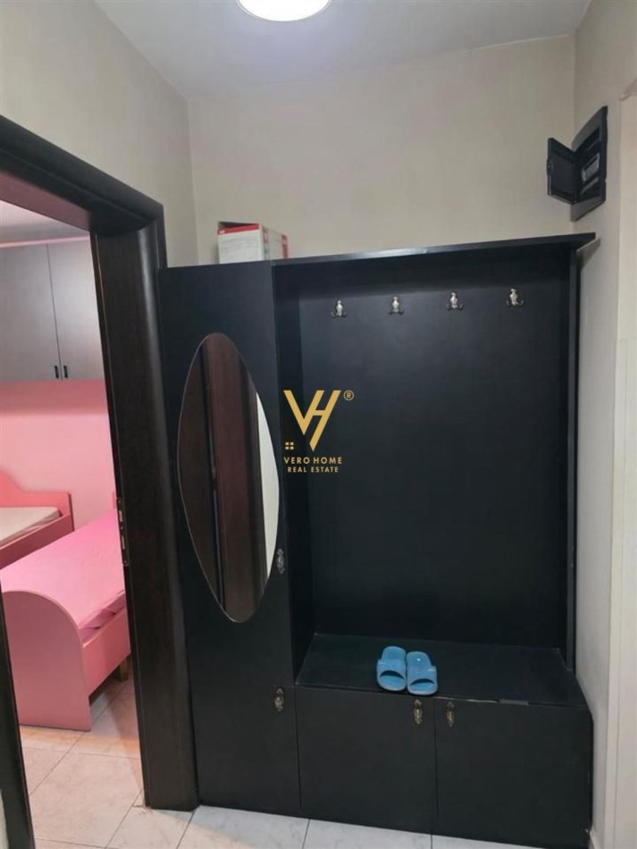 Tirane, jepet me qera apartament 1+1+Ballkon Kati 3, 70 m² 420 € (BRRYL)