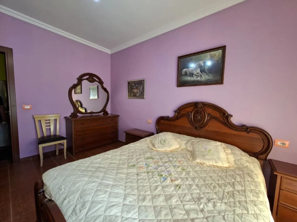 Tirane, jepet me qera apartament 1+1 , 65 m² 520 € (Rruga Frosina Plaku)
