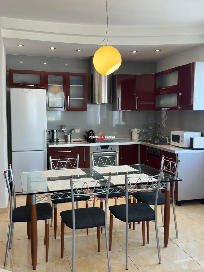 Tirane, jepet me qera apartament 2+1+Ballkon Kati 4, 110 m² 650 € (Ne zonen e Liqenit te Thate - ID 42215290)