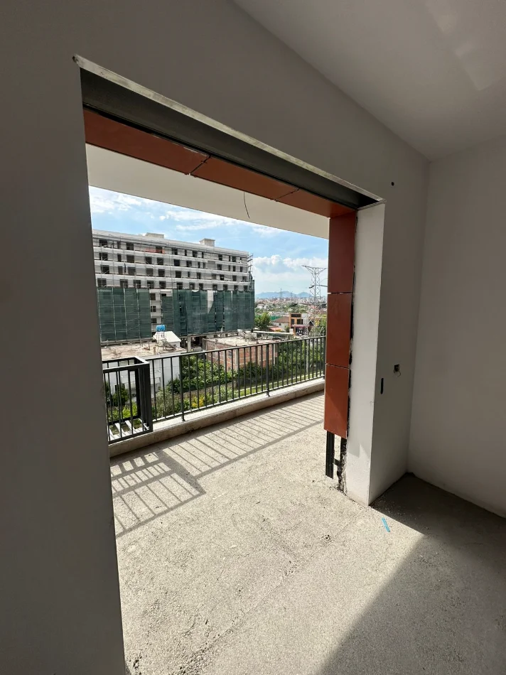 Tirane, shitet apartament 1+1+Ballkon Kati 4, 81 m² 97.560 € (Paskuqan)