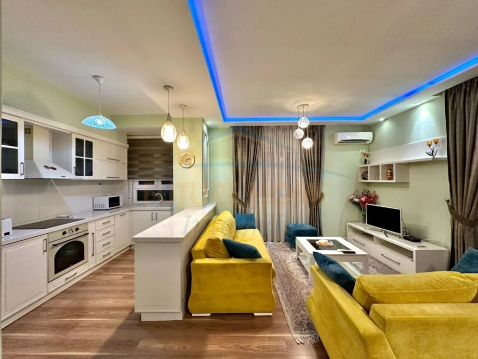 Tirane, jepet me qera apartament 2+1+Ballkon Kati 4, 120 m² 550 € (Asitr)