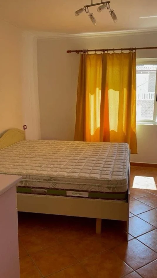 Durres, jepet me qera apartament 2+1+Ballkon Kati 3, 85 m² 370 € 