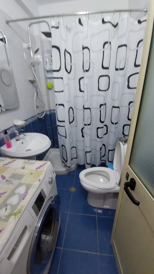 Durres, jepet me qera apartament 1+1+Ballkon Kati 1, 60 m² 400 € 