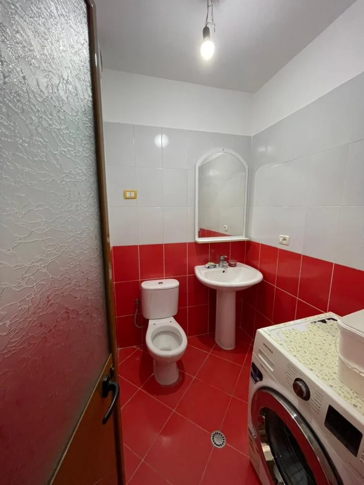 Tirane, jepet me qera apartament 2+1+Ballkon Kati 2, 115 m² 600 € (Don Bosko)