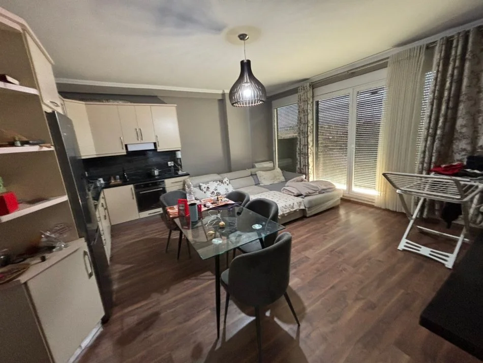 Tirane, jepet me qera apartament 1+1+Ballkon Kati 4, 80 m² 600 € (Rruga Dritan Hoxha)
