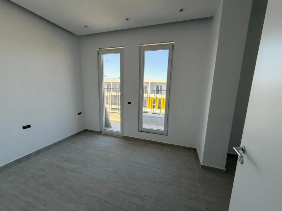 Tirane, shitet apartament 2+1+2+Ballkon Kati 8, 136 m² 129.000 € (UNIVERS CITY)