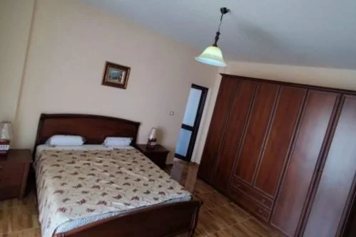 Tirane, jepet me qera apartament 2+1+Ballkon Kati 4, 96 m² 600 € (Pazari ri)