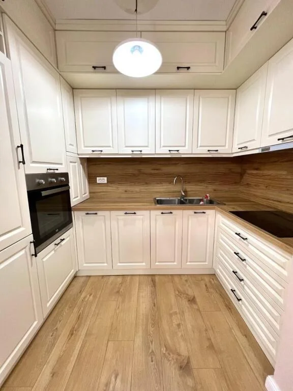 Tirane, jepet me qera apartament Kati 5, 80 m² 800 € 