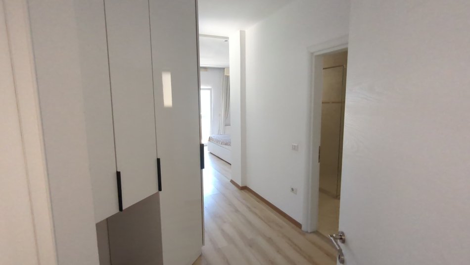Tirane, jepet me qera 3+1 Kati 4, 180 m² 1.500 € (RRUGA BUDI)