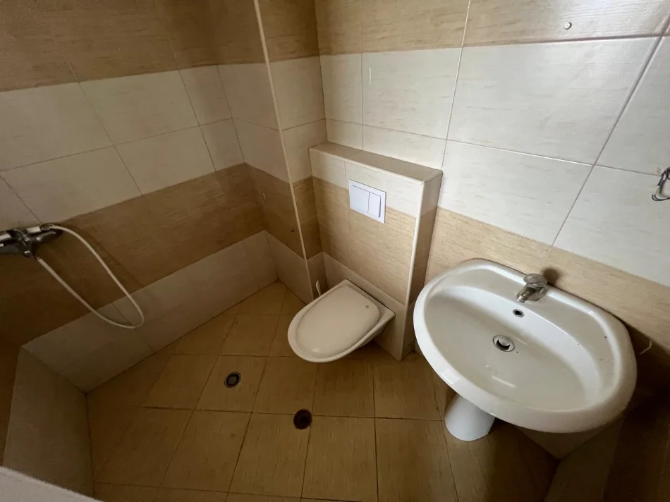 Tirane, shitet apartament 2+1+Ballkon Kati 5, 199 m² 235.000 € (Kopshti botanik)